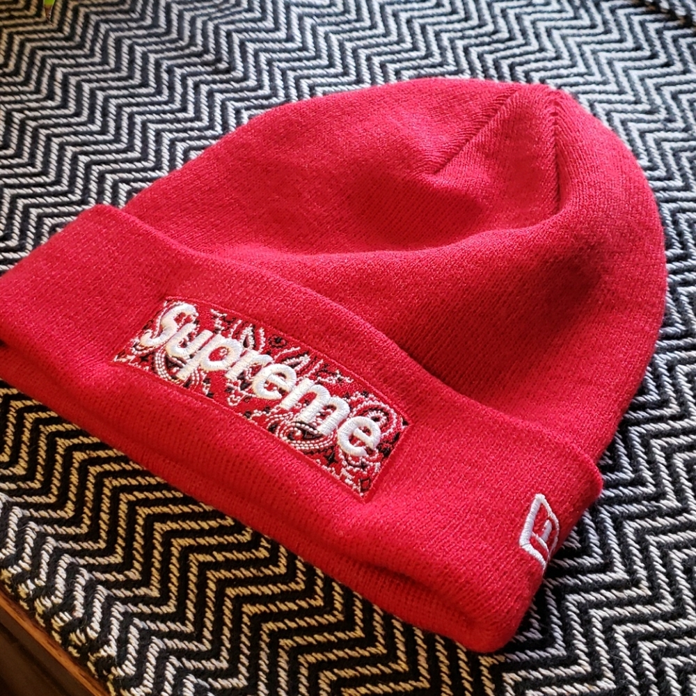 NWOT Supreme Bandana Beanie